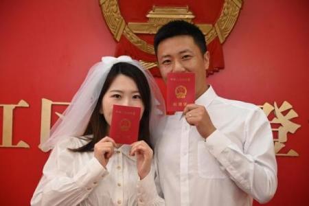 领证吉日25年6月好吗 拿结婚证需要选日子吗